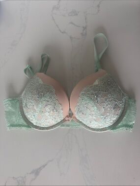 Victoria's Secret Mint Green and Nude Lace Push-Up Bra